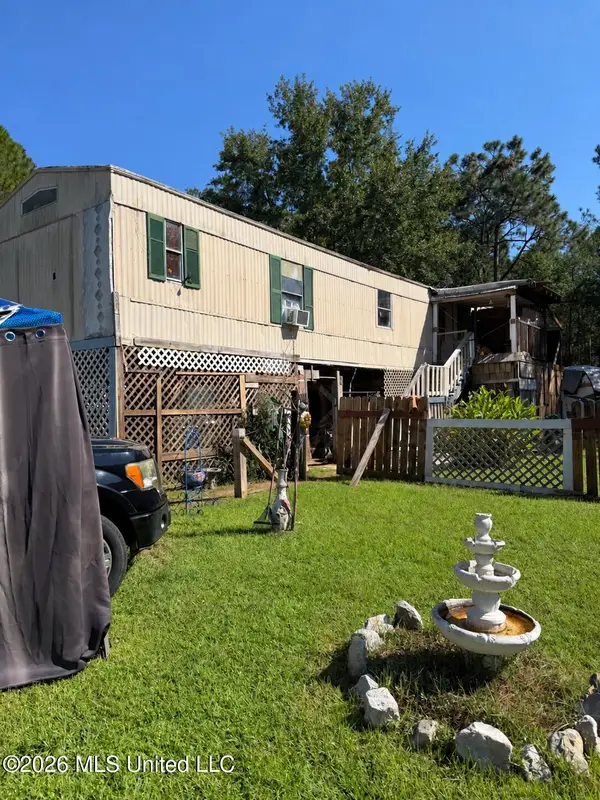 8601 Edgewater Boulevard, Ocean Springs, MS 39564