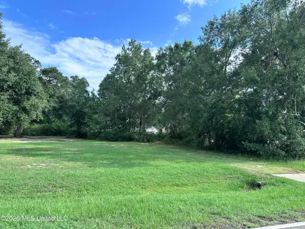 11010 Pin Oak Drive, Biloxi, MS 39532