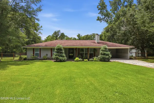 8801 Dixie Street, Ocean Springs, MS 39564