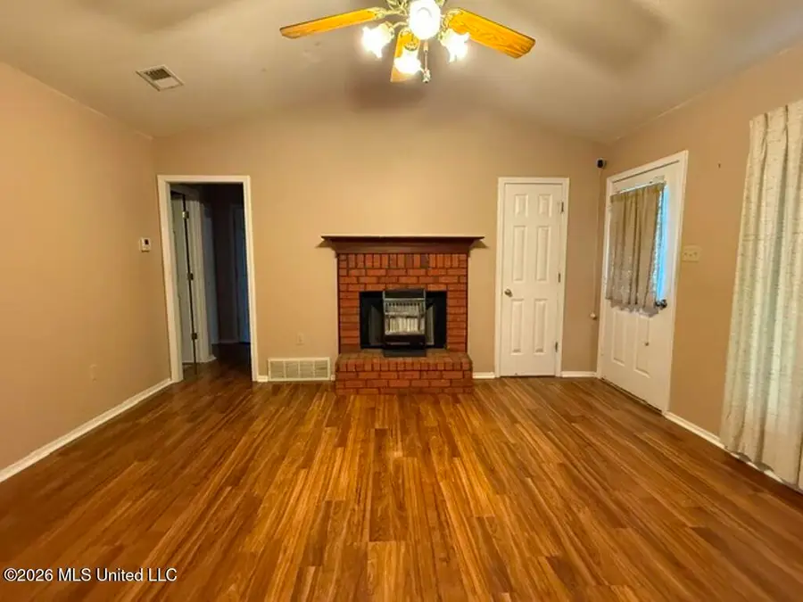 6521 E Farley Drive, Olive Branch, MS 38654 - #2