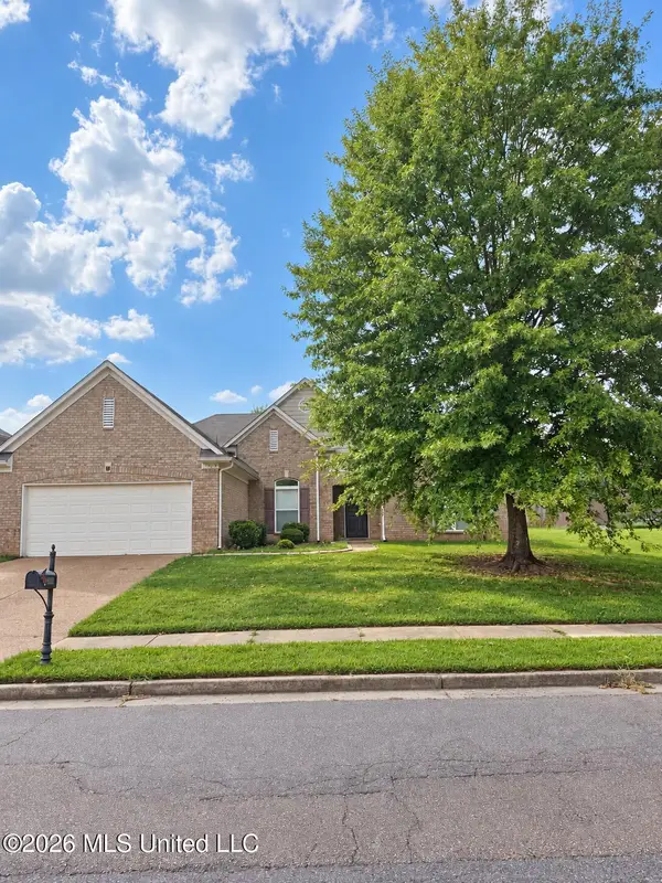 5929 Richard Place Drive, Horn Lake, MS 38637