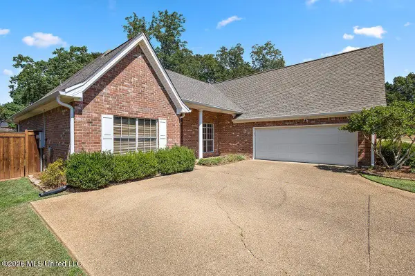 728 Woodrun Drive, Pearl, MS 39208