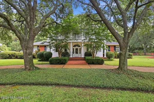64 Saint Andrews Place, Jackson, MS 39211