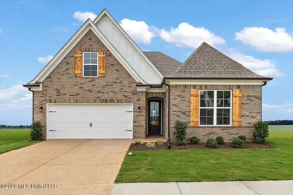 957 Coahoma Court, Nesbit, MS 38651