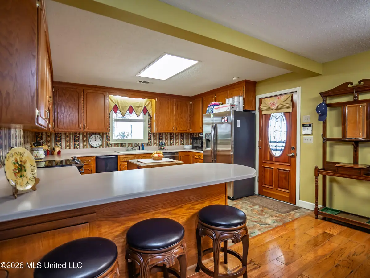 483 Lake Drive, Dundee, MS 38626 - #1