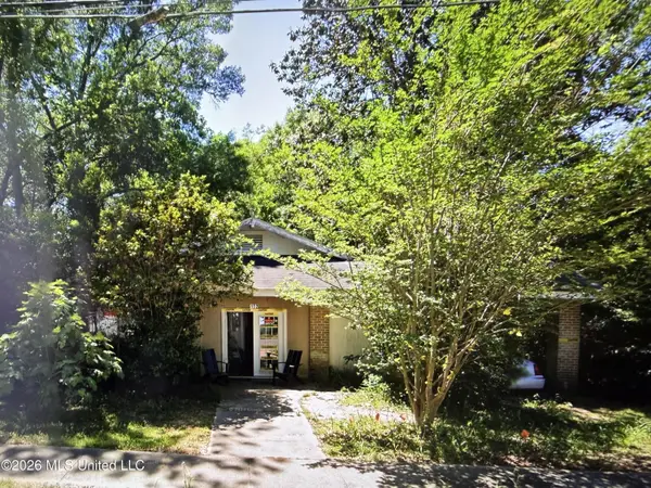 102 S Strahan Street, Poplarville, MS 39470