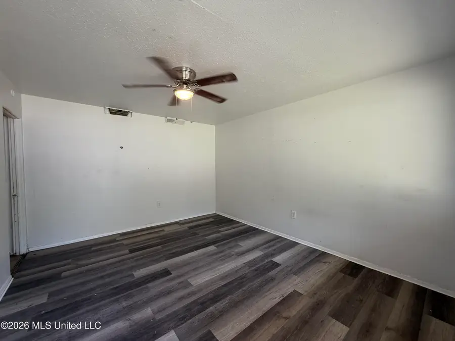 428 Queen Marie Lane, Jackson, MS 39209 - #2