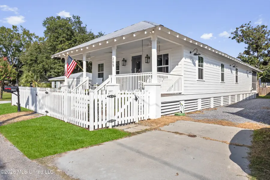 305 Third Street, Bay Saint Louis, MS 39520 - #3