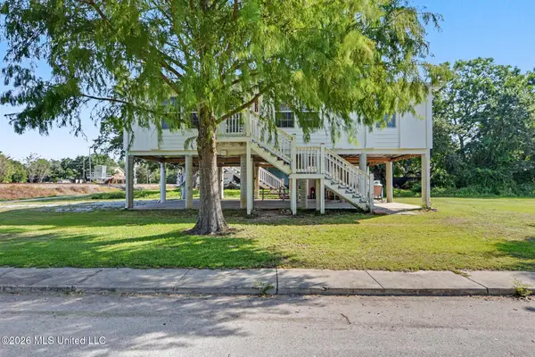 242 Woodman Avenue, Pass Christian, MS 39571