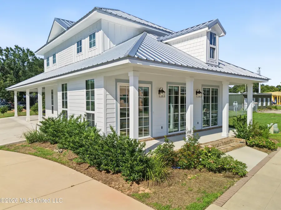 542 Howard Avenue, Biloxi, MS 39530 - #2