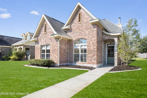 526 Palm Breeze Drive, Ocean Springs, MS 39564