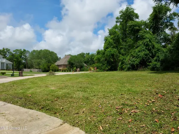 No Mauvilla Cove, Biloxi, MS 39531