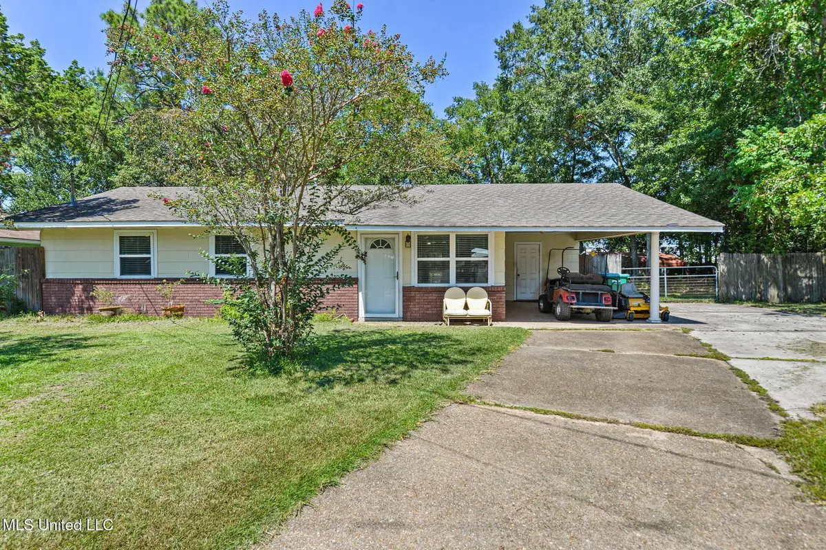 121 Roberts Circle, Ocean Springs, MS 39564 - #1