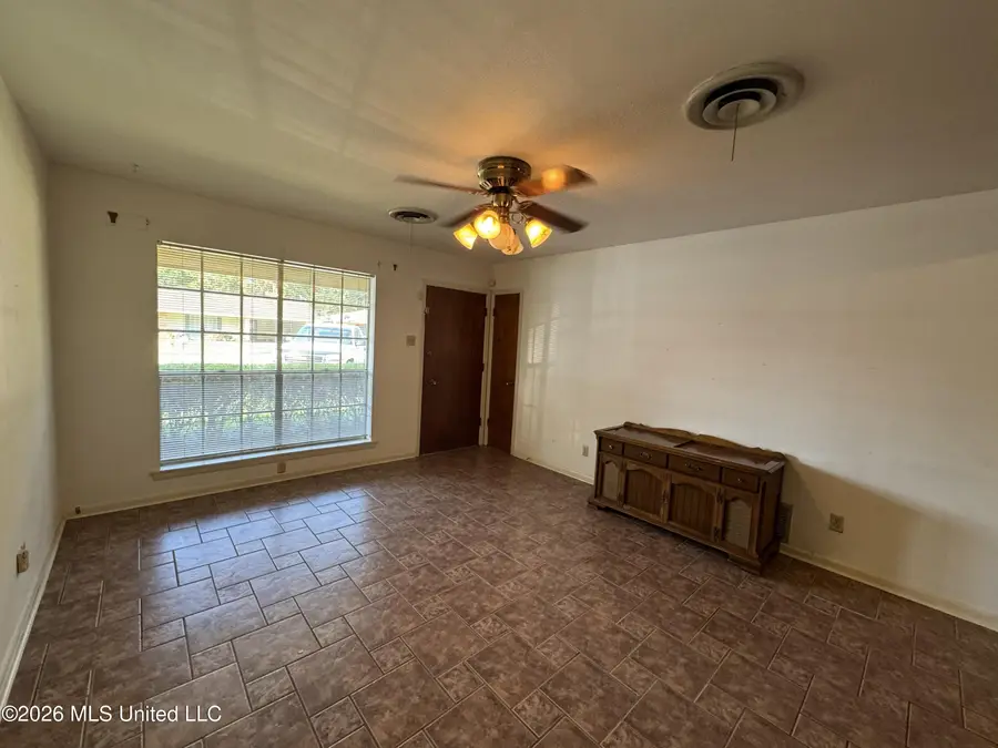 102 Brookfield Drive, Natchez, MS 39120 - #2