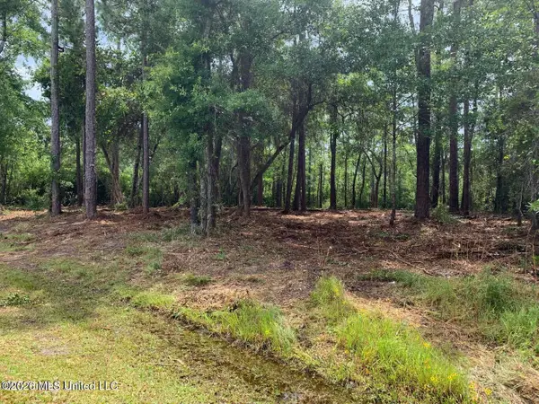 Akikai St, Diamondhead, MS 39525