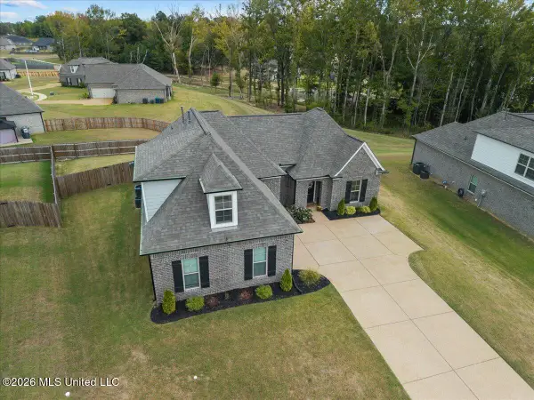 1762 Benton Drive, Nesbit, MS 38651