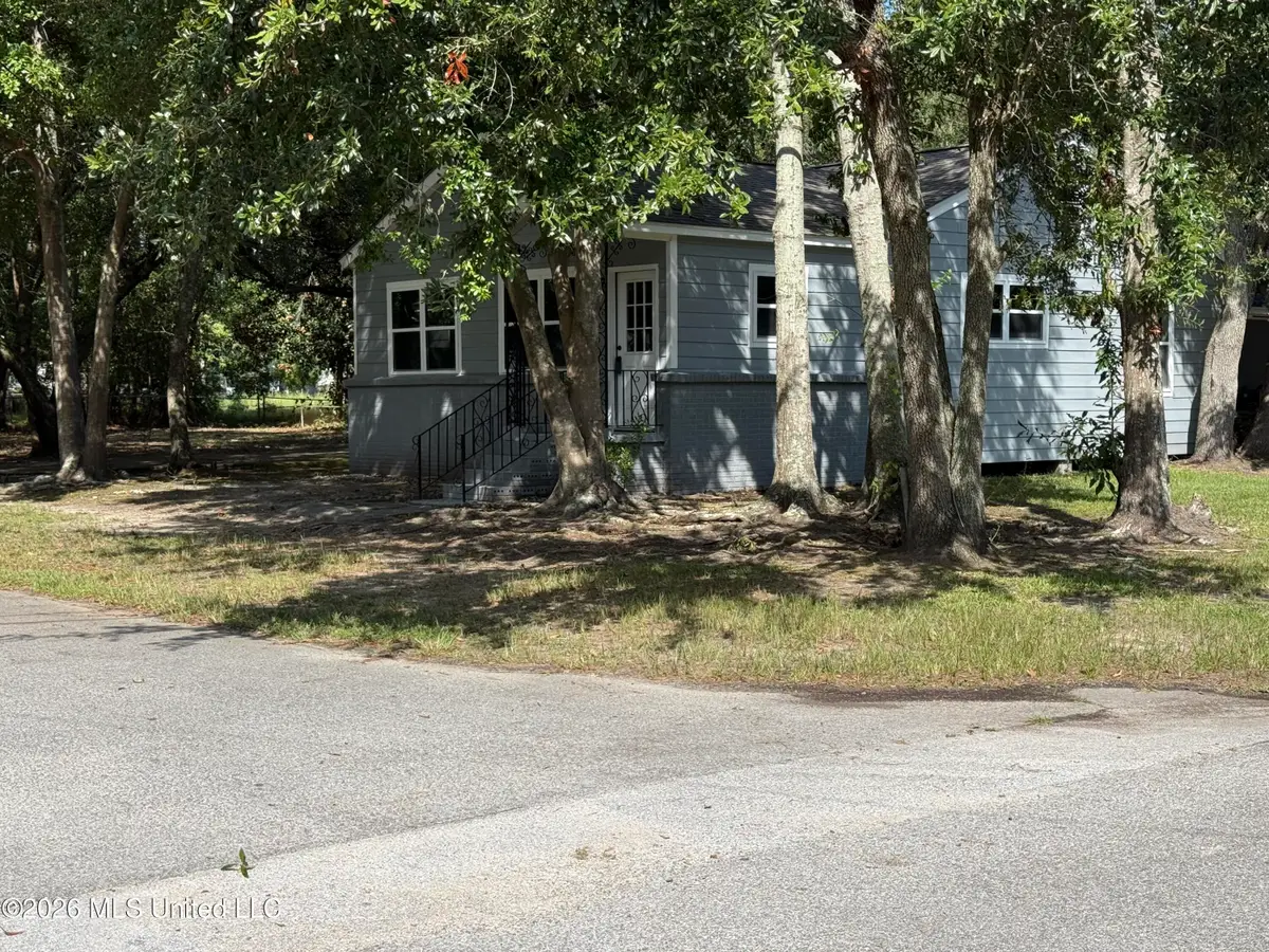 1811 Wilson Avenue, Pascagoula, MS 39567 - #1