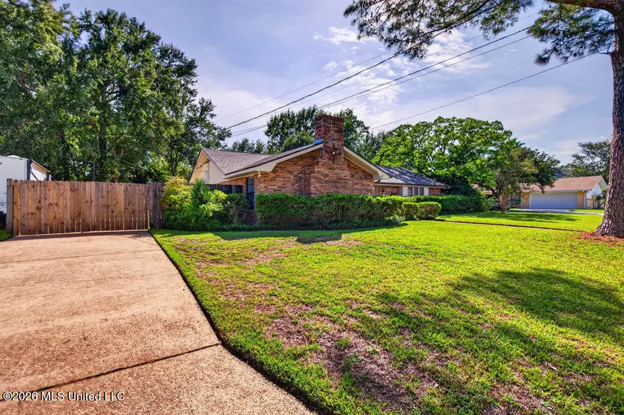 612 Sunset Drive, Bay Saint Louis, MS 39520 - #3