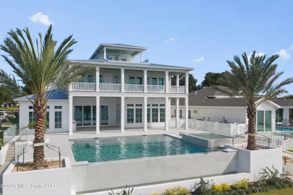1936 Beach Drive, Gulfport, MS 39507
