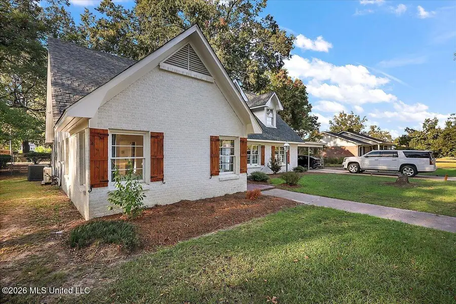 409 E Park Avenue, Greenwood, MS 38930 - #2