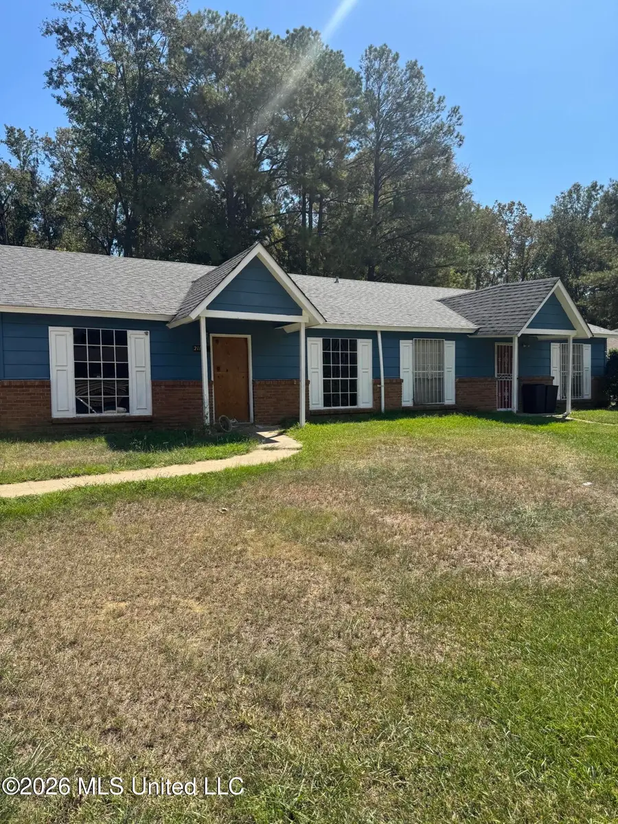 2114 Thousand Oaks Drive, Jackson, MS 39212 - #3