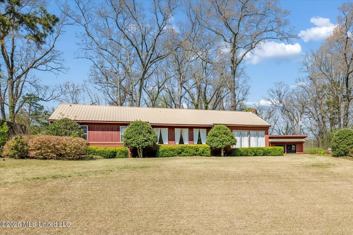 560 Woodland Heights, Holly Springs, MS 38635 - #1
