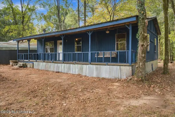 512 Oakview, Como, MS 38619