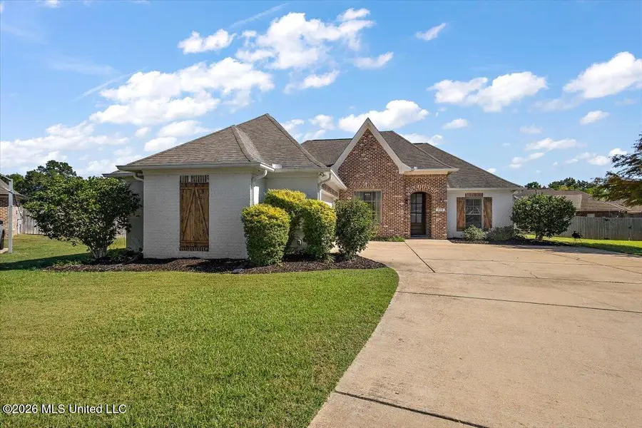 305 Logan Court, Canton, MS 39046 - #3