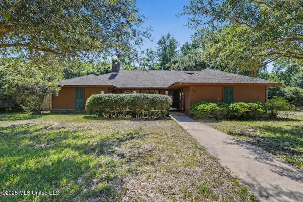 610 Sunset Drive, Bay Saint Louis, MS 39520
