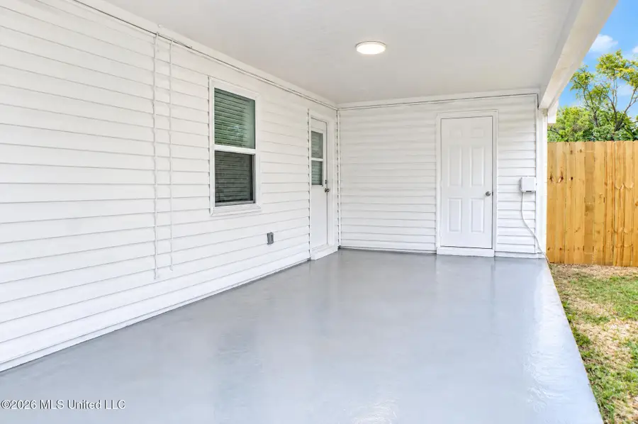 6460 Yorkshire Road, Horn Lake, MS 38637 - #3