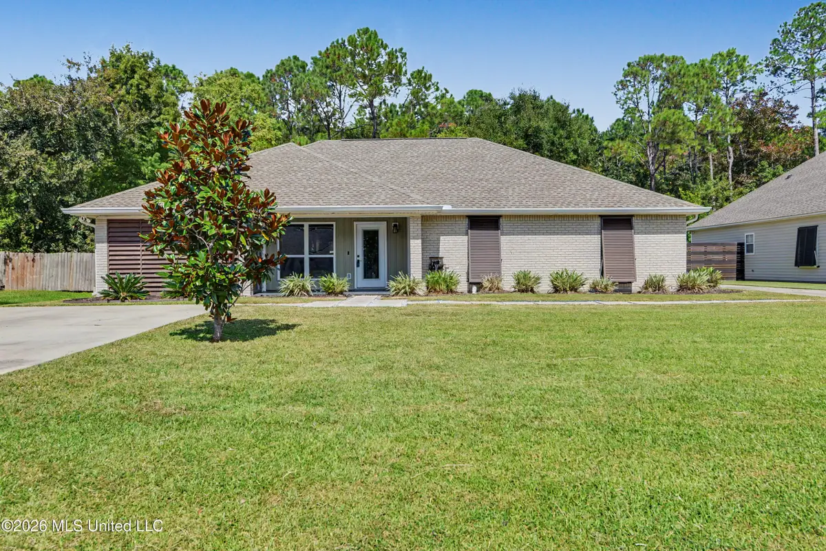 217 Henley Place, Bay Saint Louis, MS 39520 - #1