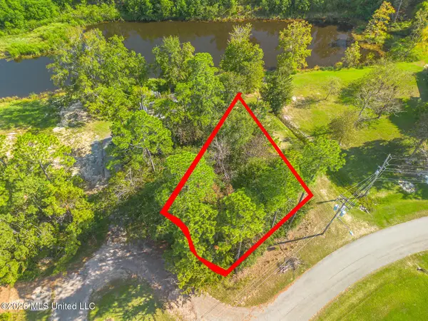 570 Anoai Court, Diamondhead, MS 39525