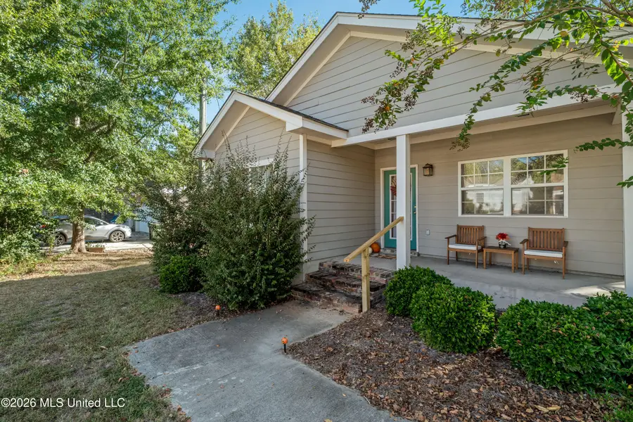 219 N 21st Avenue, Hattiesburg, MS 39401 - #3