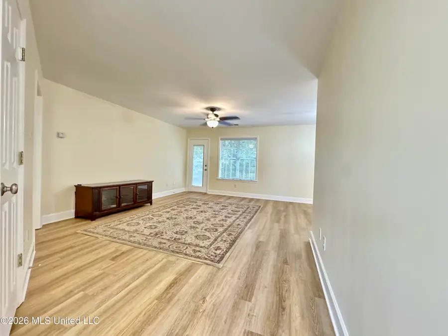 392 Kimber Lane, Hernando, MS 38632 - #3