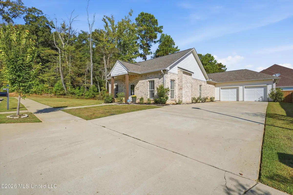 828 Long Leaf Circle, Brandon, MS 39042 - #1