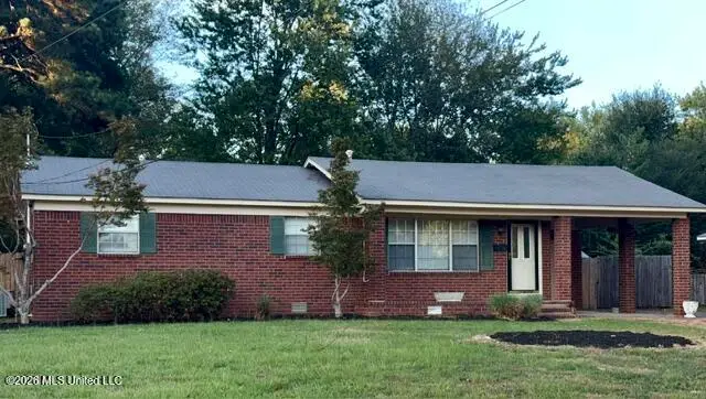 105 Southern Avenue, Senatobia, MS 38668 - #1