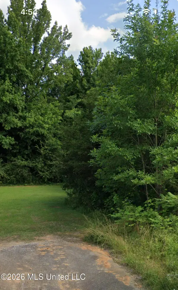 272 Cedar Ridge Drive, Ecru, MS 38841