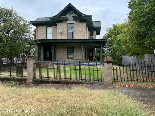 1001 Jackson Street, Vicksburg, MS 39183