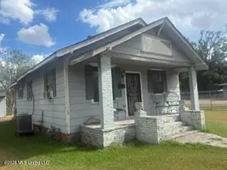 207 10th Street, Greenwood, MS 38930 - #2