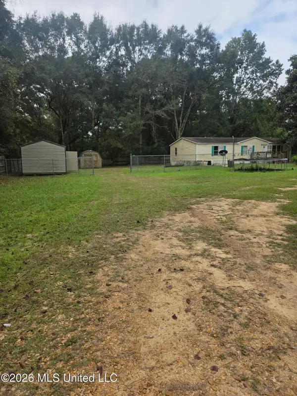 96 Hubert Bond Road, Perkinston, MS 39573