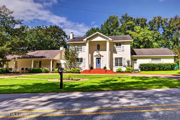 5817 Shore Drive, Ocean Springs, MS 39564