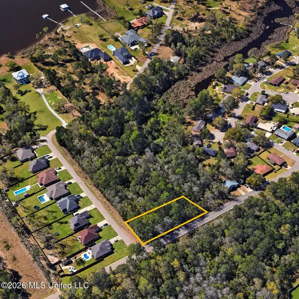 Wetzel Drive, Biloxi, MS 39532