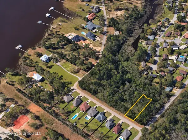 Wetzel Drive, Biloxi, MS 39532