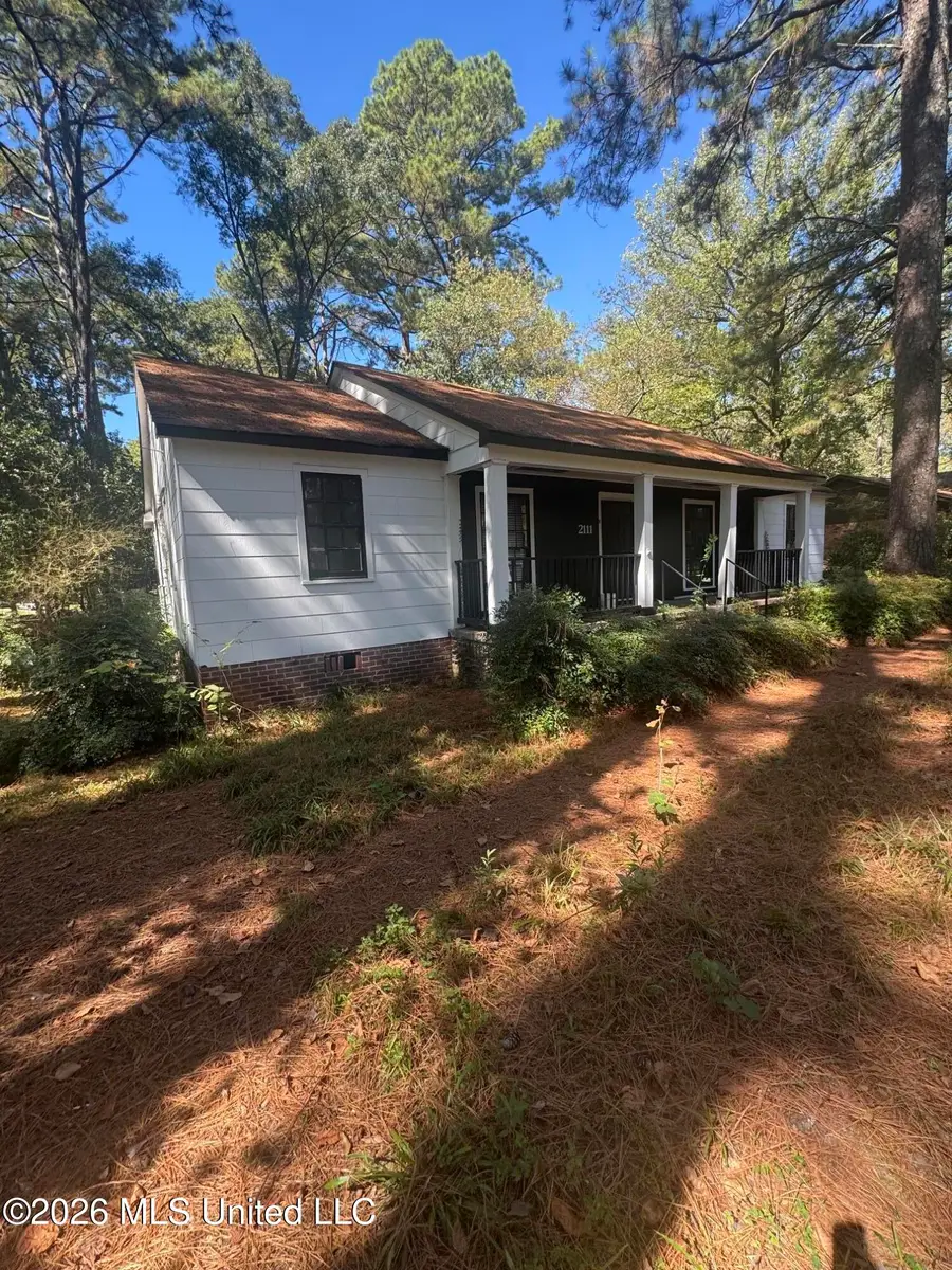 2111 East Drive, Jackson, MS 39204 - #2