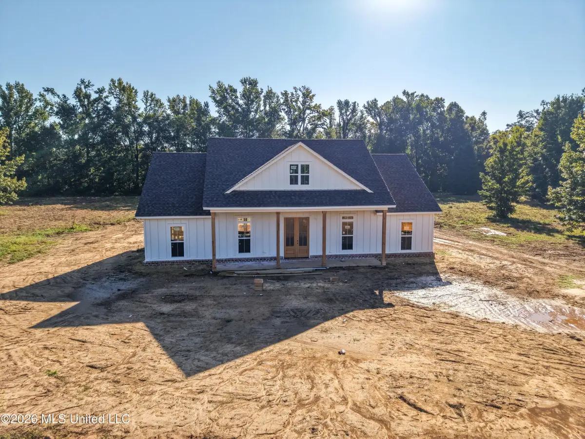 693 Katherine Trail, Batesville, MS 38606 - #1