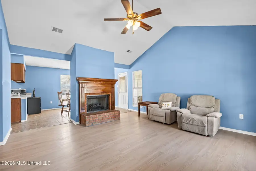6499 W Farley Drive, Olive Branch, MS 38654 - #2
