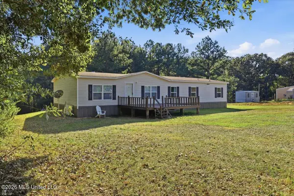 528 Ross Neal Road, Pelahatchie, MS 39145