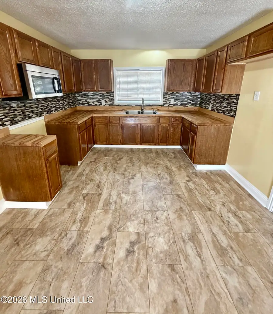 3570 Sherwood Drive, Greenville, MS 38703 - #3