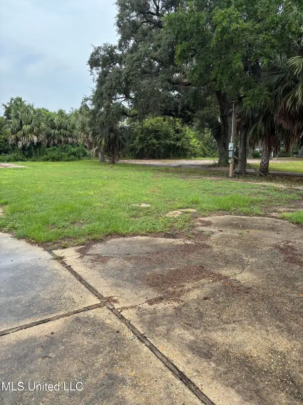 631 16th Street, Gulfport, MS 39507