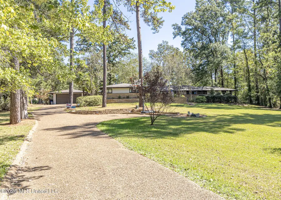 3910 Pinewood Drive, Jackson, MS 39211 - #3